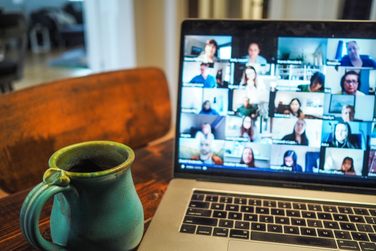 A laptop showing an online course on a desk — dropshipping courses