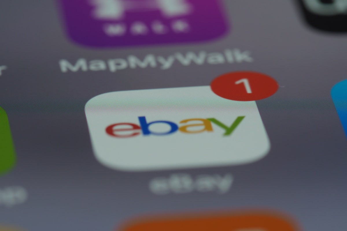 A packed parcel with a shipping label — dropshipping on eBay